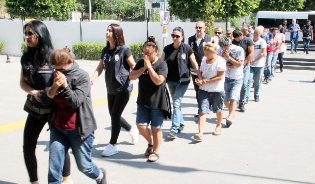 Boşanma aşamasındaki kadınlar, 3 milyon lira dolandırıldı