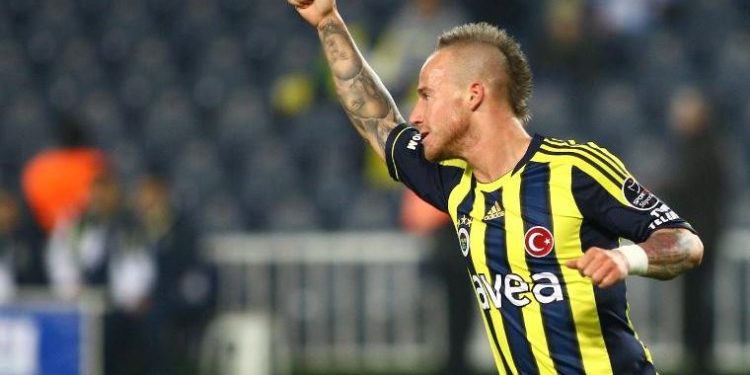 Eski Fenerbahçeli futbolcuya PAOK kancası