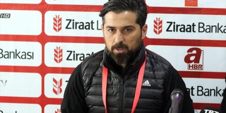 Hatayspor, İlhan Palut ile “devam” kararı aldı