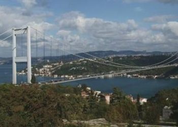Köprüde çalışma sürüyor