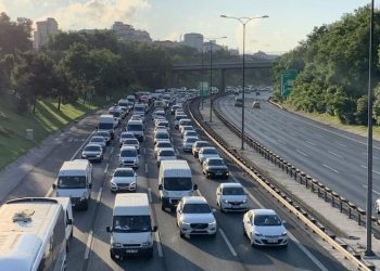 Yola çıkacaklar dikkat: FSM’de trafik yoğunluğu