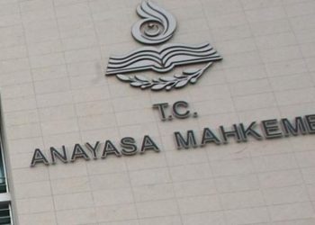 AYM, YÖK başkanının o yetkisini iptal etti