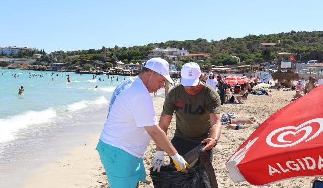 Başkan Oran ve çevre gönüllüleri Ilıca Plajı için seferber oldular