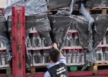 Bursa’da 6 ton sahte içki yakalandı