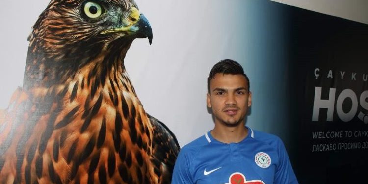 Çaykur Rizespor’da Atakan Akkaya imzayı attı