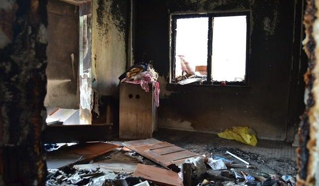 Cep telefonu patladı 4 çocuklu aile sokakta kaldı