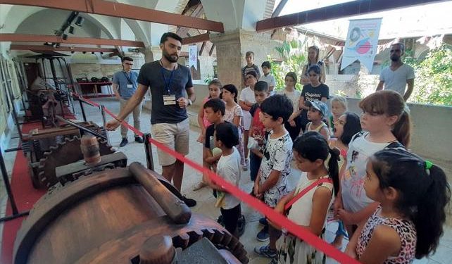 Da Vinci sergisine minik ziyaretçiler