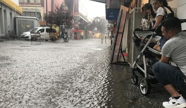 Edirne’de sağanak hayatı olumsuz etkiledi