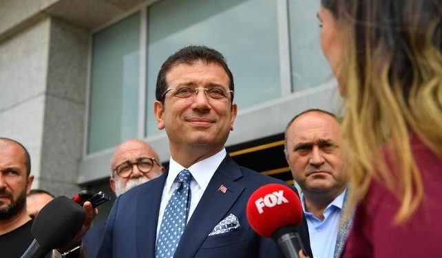 Ekrem İmamoğlu: Madem istifa ettiniz neden orada duruyorsunuz?