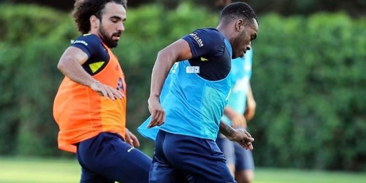 Fenerbahçe hazırlıklarını sürdürüyor