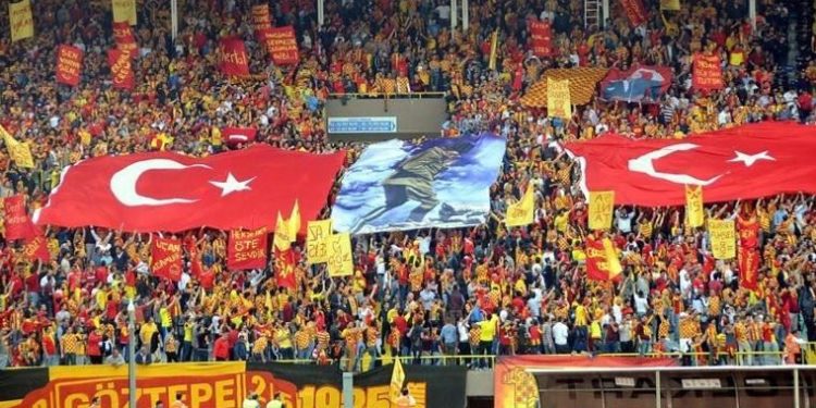 Göztepe’de kombinelere yoğun ilgi var