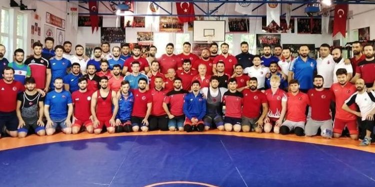 Grekoromen güreşçiler, Bolu’da kamp yapacak.
