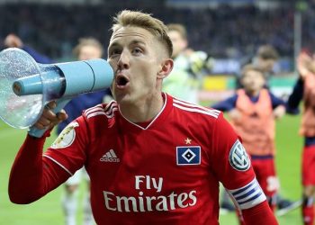 Holtby transferinde tanıdık rakip!
