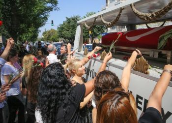 Işılay Saygın son yolculuğuna uğurlanıyor
