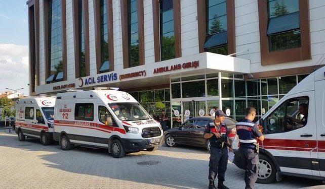 Otomobil takla attı: 4 ölü, 1 yaralı