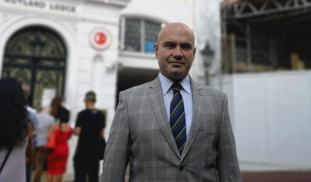 Turhan Çömez Türkiye’ye dönüyor