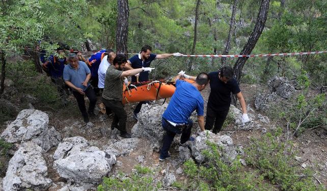 Uçurumda bulunan erkek cesedi, 2’nci günde çıkarıldı