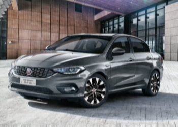 1 milyonuncu Fiat Egea banttan indi