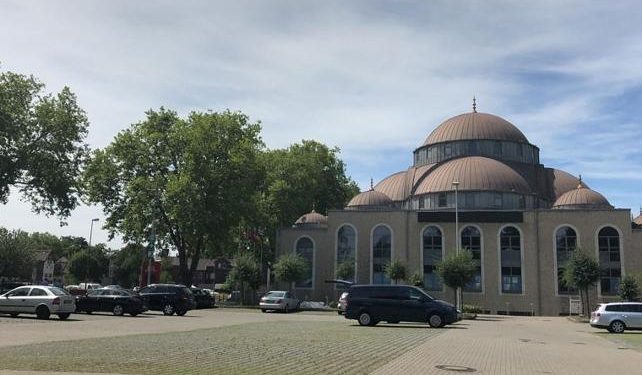 Almanya’da her iki günde bir camiye bombalı tehdit
