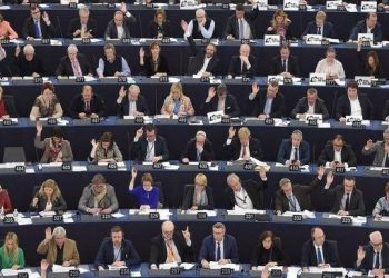 AP’de İngiltere’den boşalacak sandalyeler için seçilen vekiller maaşsız kaldı