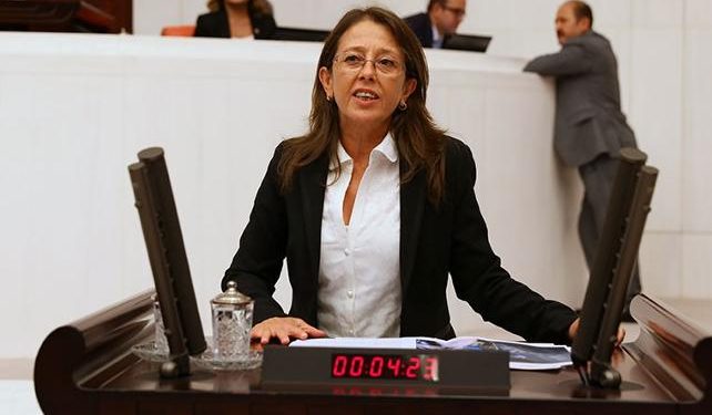 ATV’nin hedef gösterdiği Oya Ersoy isyan etti: Bu memleket bizim!