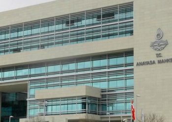 AYM ‘şiddet uygulayan’ ibaresi ile ilgili kararını verdi