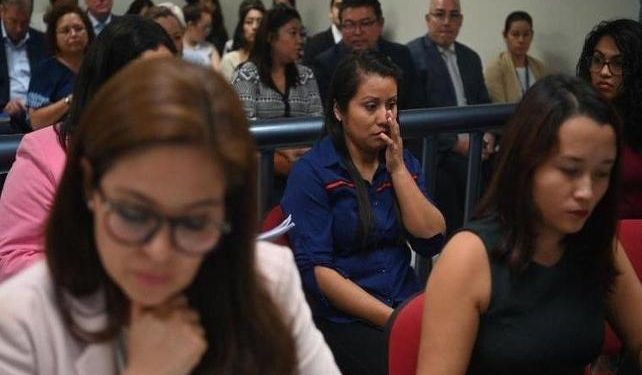 Evelyn Beatriz Hernandez Cruz: Tecavüz sonucu hamile kalan, düşük sonrası 30 yıl hapse mahkum edilip yeniden yargılanan El Salvadorlu kadın