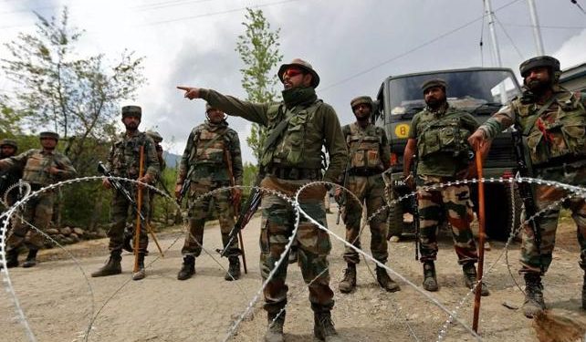 Hindistan ve Pakistan sınırında çatışma: 1 Hindistan askeri, 2 Pakistan askeri öldü