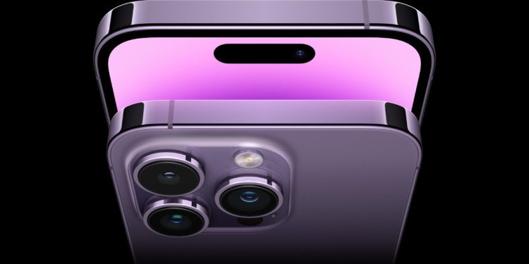 iPhone 14 Pro modellerinin ekranı için LG devrede