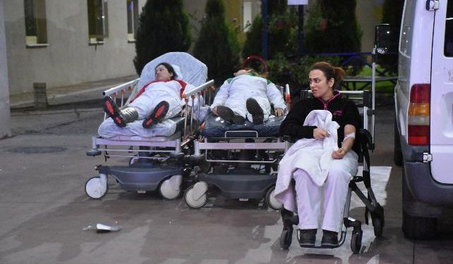 İzmir’de amonyaktan etkilenen 25 işçi, hastaneye kaldırıldı