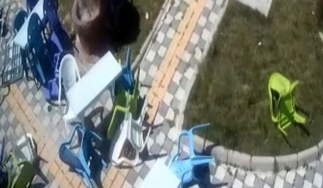 Kütahya’da şiddetli rüzgar ve hortum hasara yol açtı