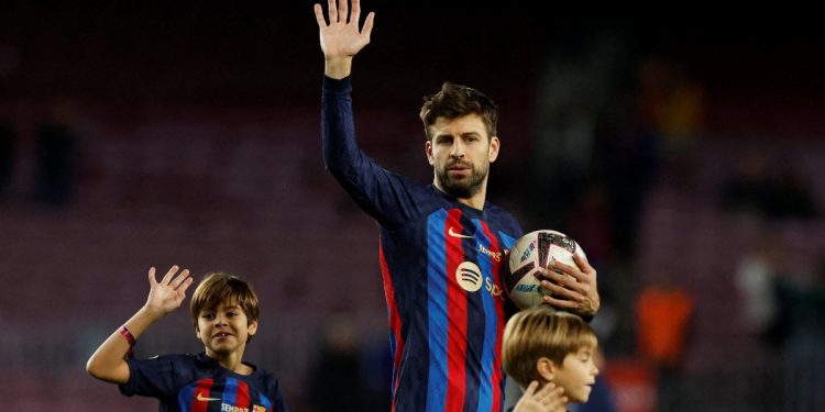 Pique, Florentino Perez’i destekledi
