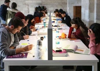 14 Mayıs’taki seçimin üniversite sınavlarına denk gelmesi üzerine muhalefet harekete geçti
