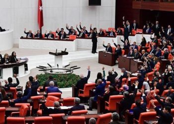 AKP kulislerinde tartışmalı isimlerin 2023 seçimleri için milletvekili adayı yapılacağı gündemde