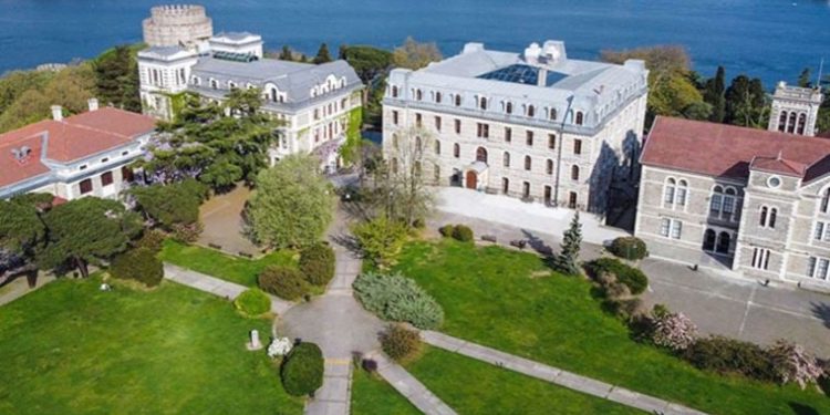 Boğaziçi Üniversitesi’nde baskı devam ediyor: Emekli ol ya da sürül