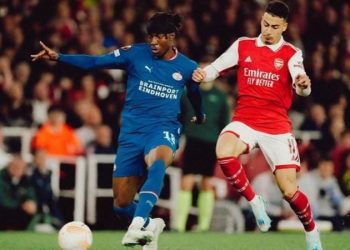 Chelsea Noni Madueke’yi renklerine bağladı