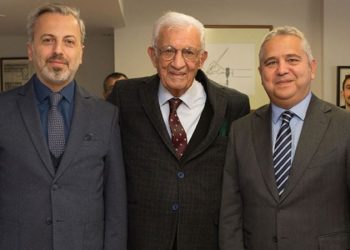 Cumhuriyet gazetesinin Genel Yayın Yönetmenliği makamında devir-teslim töreni