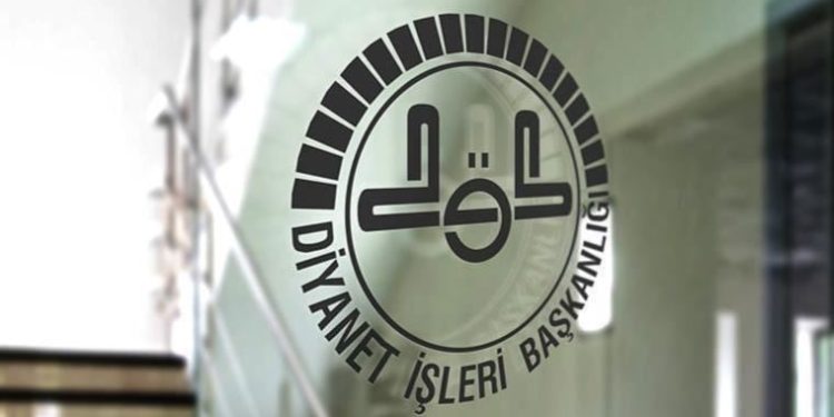 Dincilerin ders baskısına Diyanet de hutbeyle ortak oldu