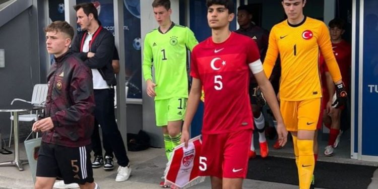 Fenerbahçe ve Galatasaray istiyordu: Mertcan Ayhan’a Roma kancası