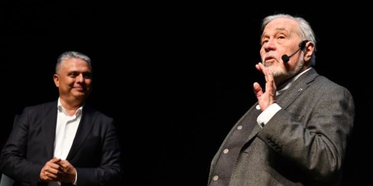 İlber Ortaylı’dan ‘yabancı’ isyanı: Adam oturuyor, arazi satıyor, ev satıyor Türk olmayana