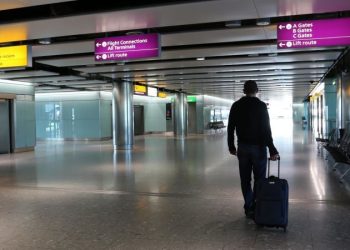 İngiltere’de Heathrow Havaalanı’nda bulunan uranyumla ilgili bir kişi gözaltına alındı