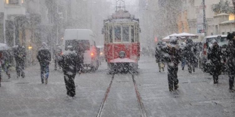 İstanbul’a kar geliyor! Tarih belli oldu