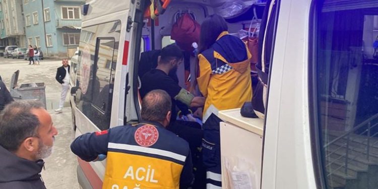 Oynadığı tabanca ateş aldı: 3 yaralı
