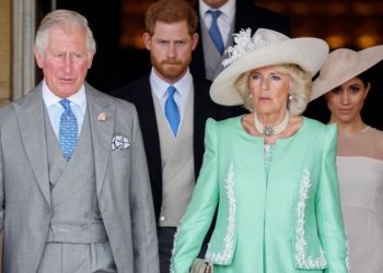 Prens Harry, üvey annesi Kraliçe Camilla’yı tehlikeli olarak nitelendirdi