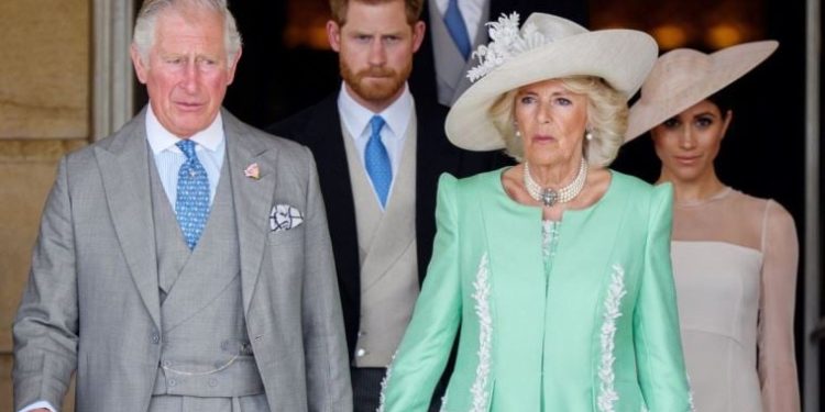 Prens Harry, üvey annesi Kraliçe Camilla’yı tehlikeli olarak nitelendirdi