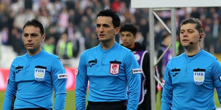 Son dakika… TFF, Sivasspor – Galatasaray maçında hakem hatası olduğunu açıkladı