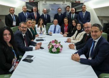 Cumhurbaşkanı Erdoğan’dan Macaristan dönüşü önemli açıklamalar: İstanbul ve Ankara bunların eline kaldı hali gördünüz benim halkım buna layık değil